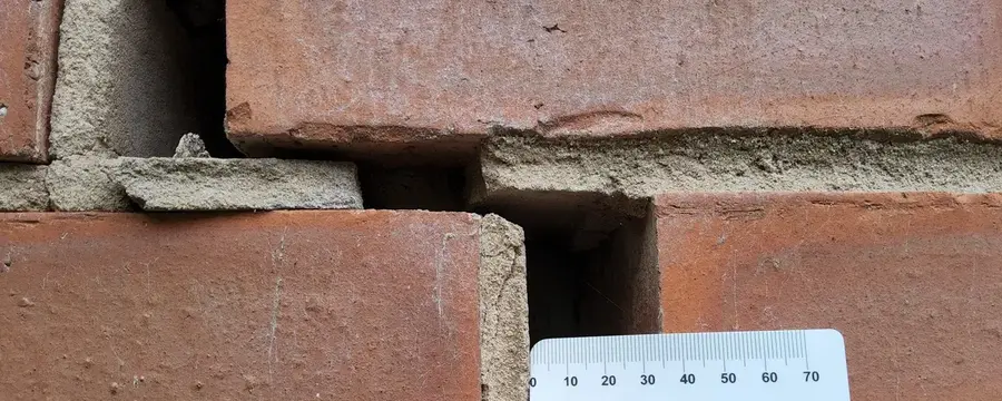 Real severe crack example from a pre-purchase structural inspection